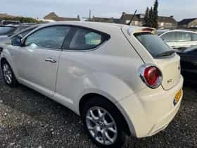 Alfa Romeo Mito (2011) thumbnail 3