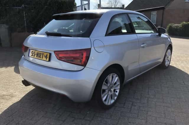 Audi A1 (2010) thumbnail 5