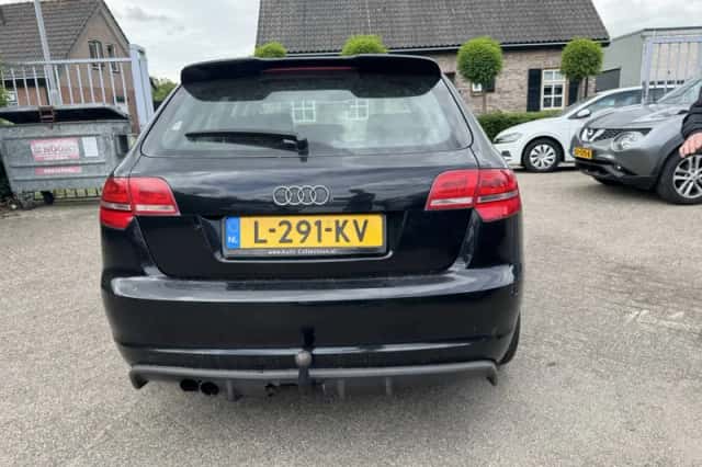 Audi A3 (2010) thumbnail 5