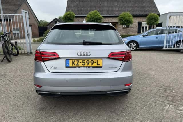 Audi A3 (2016) thumbnail 6