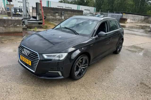 Audi A3 (2017) thumbnail 2