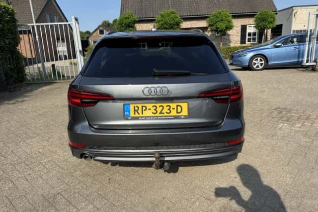 Audi A4 (2018) thumbnail 6