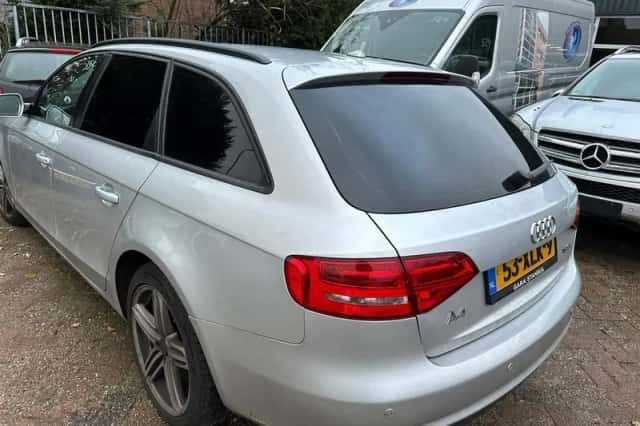 Audi A4 (2012) thumbnail 5