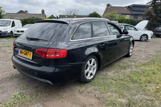 Audi A4 (2008) thumbnail 6