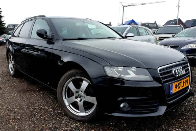 Audi A4 (2011) thumbnail 2