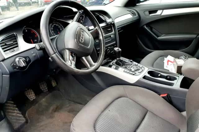 Audi A4 (2011) thumbnail 5