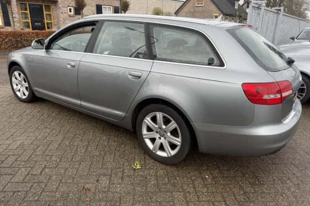 Audi A6 (2010) thumbnail 5