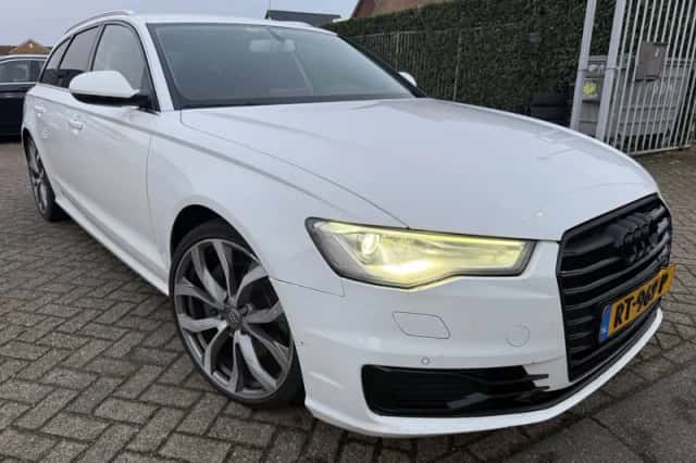Audi A6 (2014) thumbnail 2