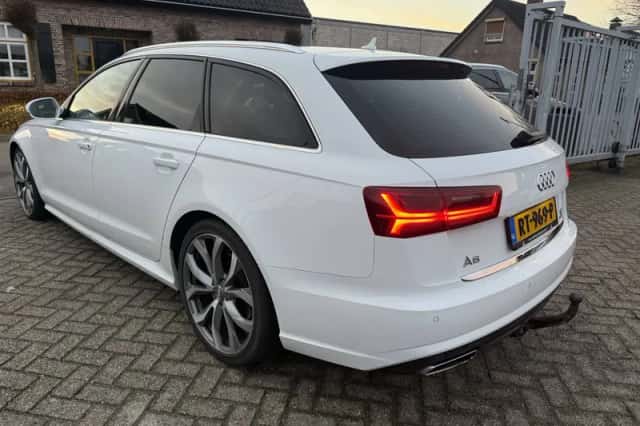 Audi A6 (2014) thumbnail 4