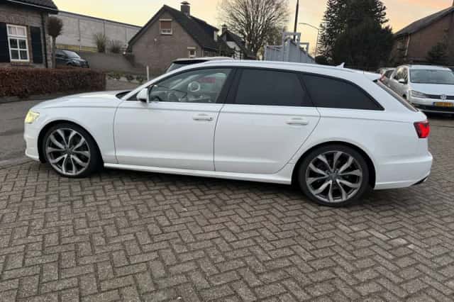 Audi A6 (2014) thumbnail 5