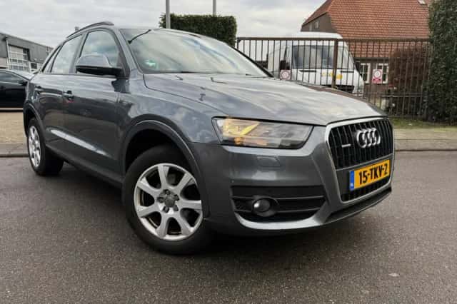 Audi Q3 (2012) thumbnail 2