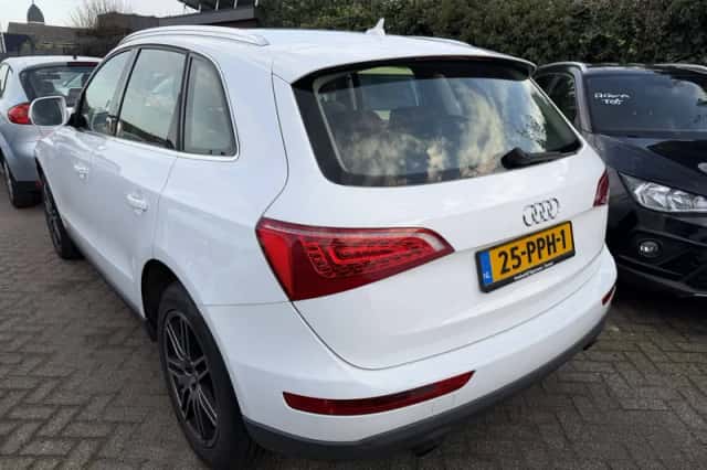 Audi Q5 (2011) thumbnail 4
