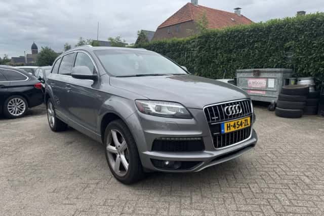 Audi Q7 (2012) thumbnail 3