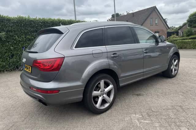 Audi Q7 (2012) thumbnail 4