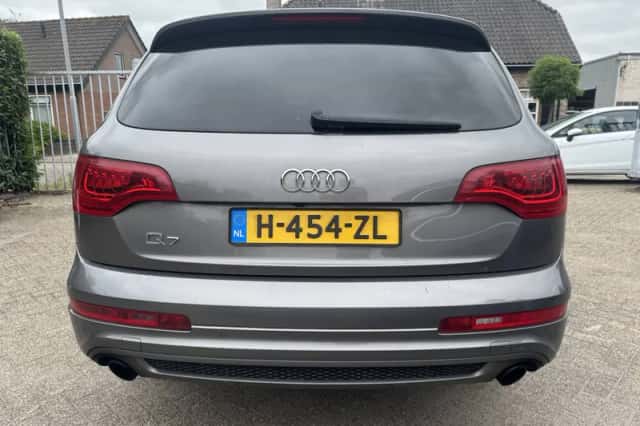 Audi Q7 (2012) thumbnail 5