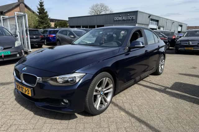 BMW 3-Serie (2012) thumbnail 2