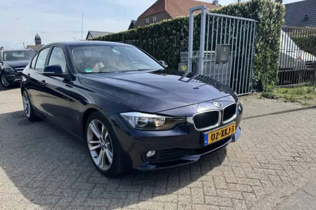BMW 3-Serie (2012) thumbnail 4