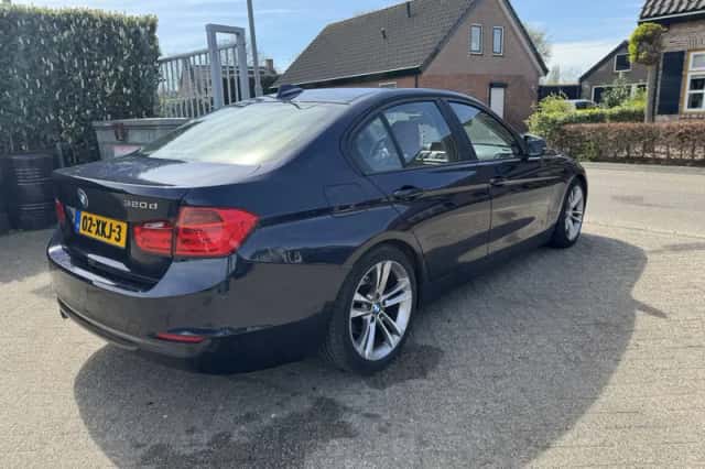 BMW 3-Serie (2012) thumbnail 6