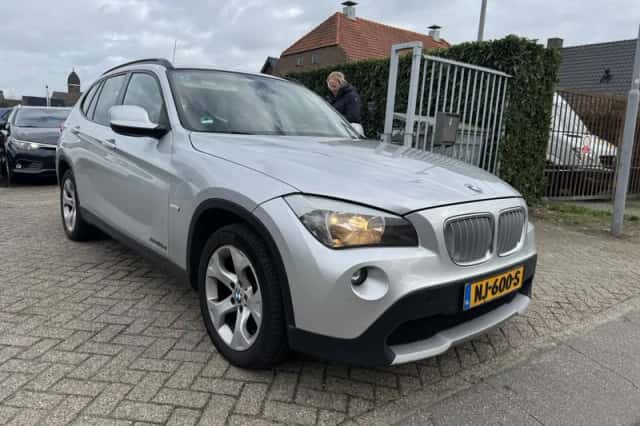 BMW X1 (2011) thumbnail 3