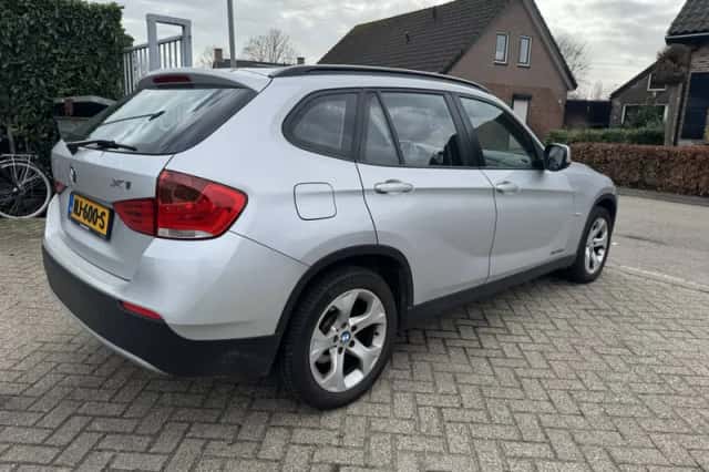 BMW X1 (2011) thumbnail 5
