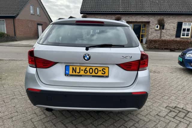 BMW X1 (2011) thumbnail 6