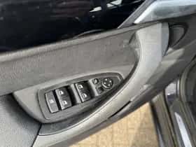 BMW X1 (2016) thumbnail 12