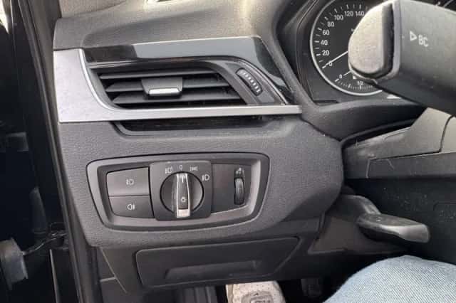 BMW X1 (2016) thumbnail 5