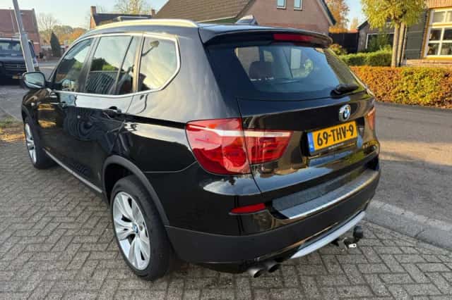 BMW X3 (2012) thumbnail 3