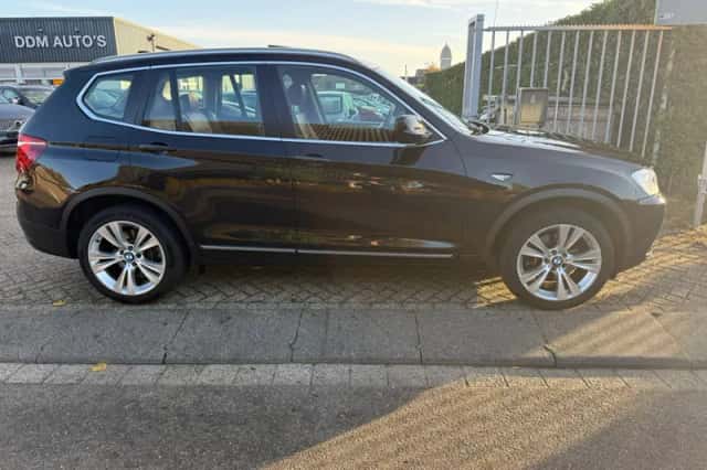 BMW X3 (2012) thumbnail 6