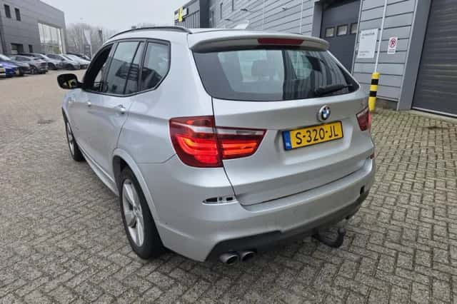 BMW X3 (2012) thumbnail 2