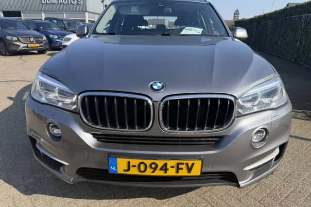 BMW X5 (2015) thumbnail 3