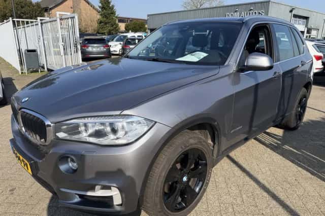 BMW X5 (2015) thumbnail 5