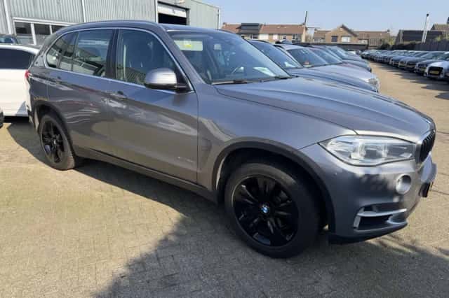 BMW X5 (2015) thumbnail 6
