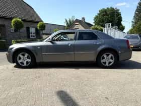 Chrysler 300C (2010) thumbnail 4