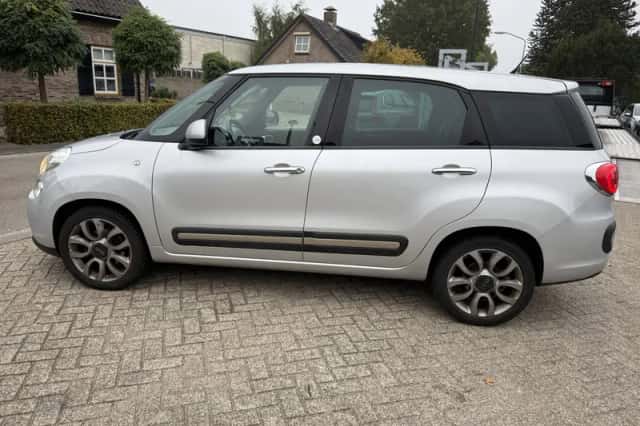 Fiat 500L (2013) thumbnail 4