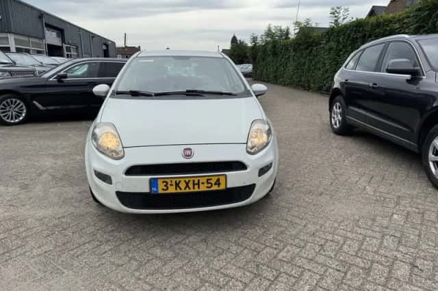 Fiat Punto (2013) thumbnail 2