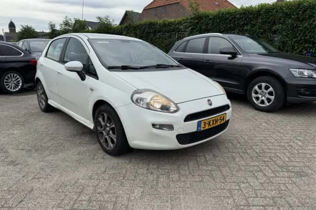 Fiat Punto (2013) thumbnail 3