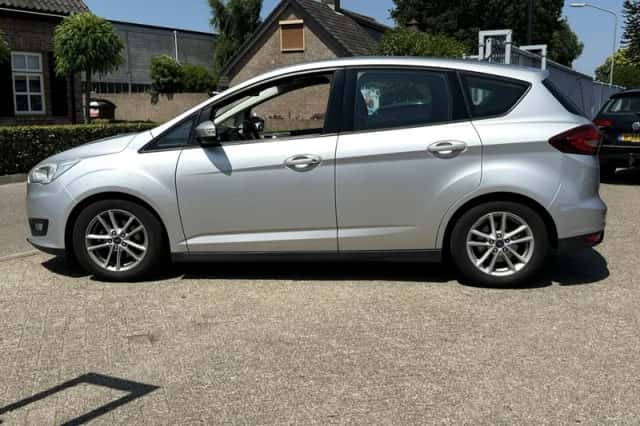 Ford C-Max (2016) thumbnail 3
