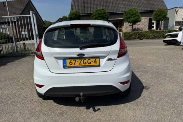 Ford Fiesta (2012) thumbnail 5