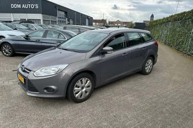 Ford Focus (2013) thumbnail 2