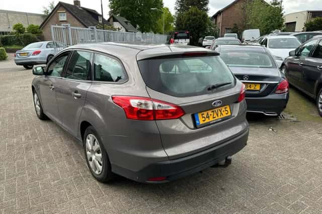 Ford Focus (2013) thumbnail 6
