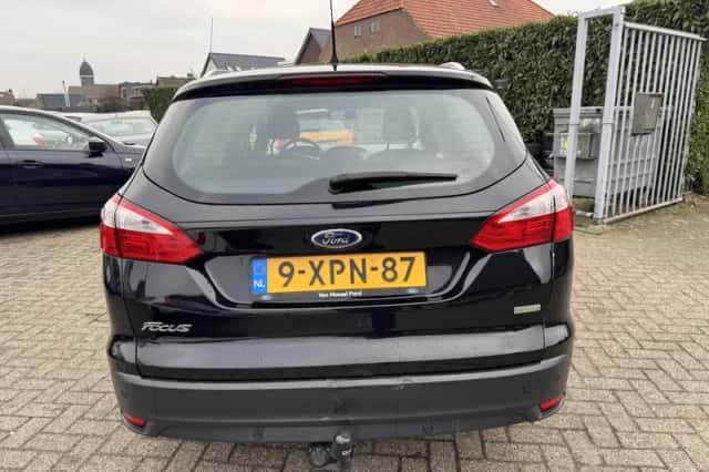 Ford Focus (2014) thumbnail 4