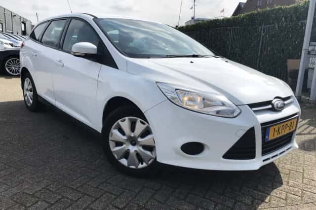 Ford Focus (2013) thumbnail 2