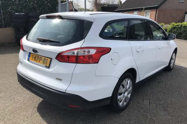 Ford Focus (2013) thumbnail 5