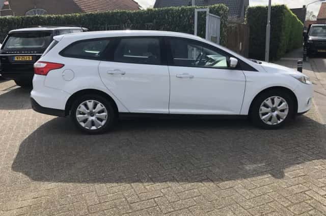 Ford Focus (2013) thumbnail 6