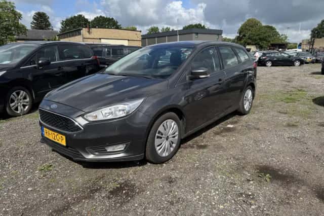 Ford Focus (2015) thumbnail 2