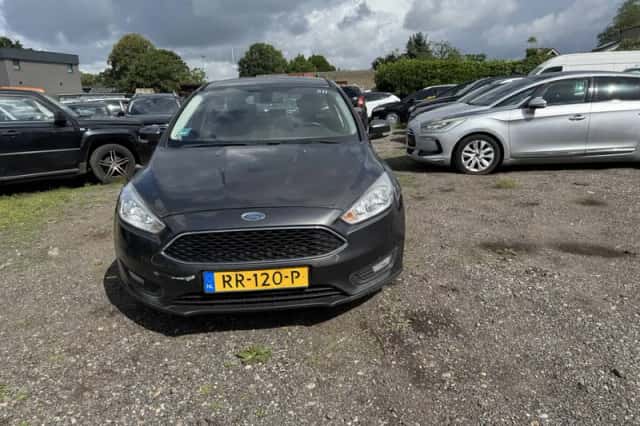 Ford Focus (2015) thumbnail 3