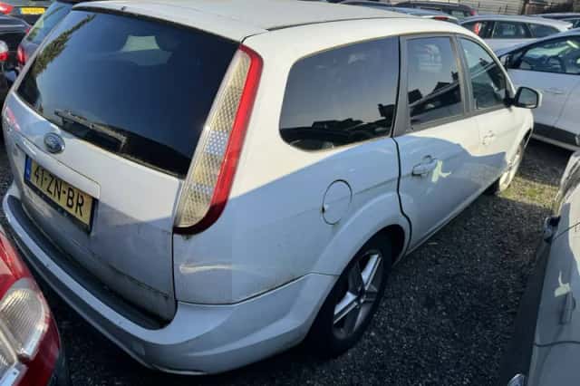 Ford Focus (2008) thumbnail 6