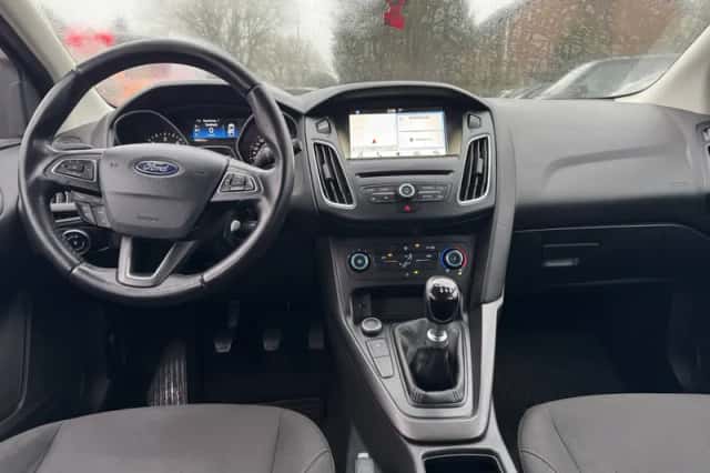 Ford Focus (2018) thumbnail 2
