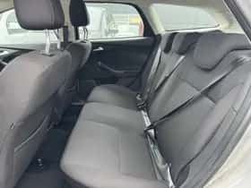 Ford Focus (2018) thumbnail 3